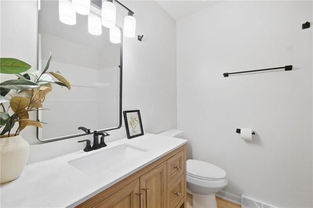 713 SW Williams Street, Lee's Summit, MO 64081