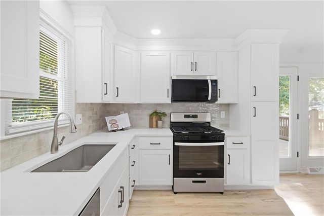 713 SW Williams Street, Lee's Summit, MO 64081