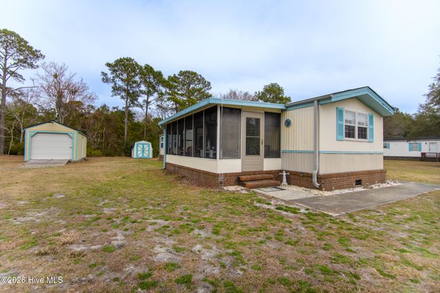 1602 Pelican Place SW, Shallotte, NC 28470