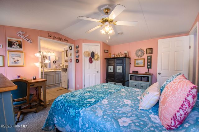 1602 Pelican Place SW, Shallotte, NC 28470