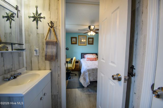 1602 Pelican Place SW, Shallotte, NC 28470