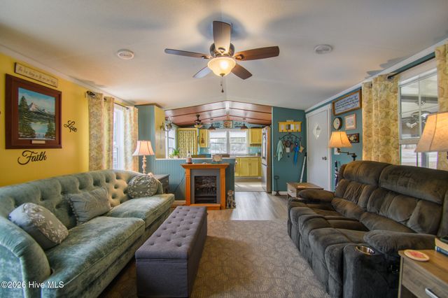 1602 Pelican Place SW, Shallotte, NC 28470