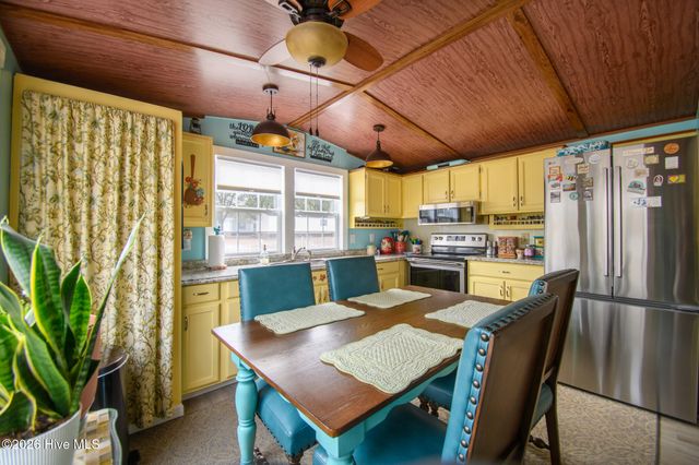 1602 Pelican Place SW, Shallotte, NC 28470