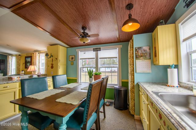 1602 Pelican Place SW, Shallotte, NC 28470