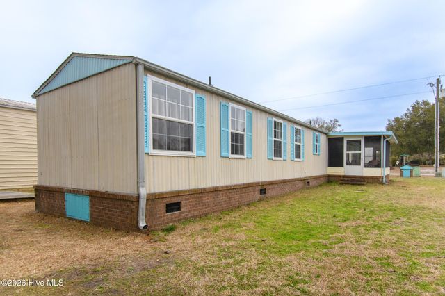 1602 Pelican Place SW, Shallotte, NC 28470