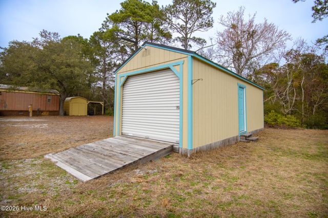 1602 Pelican Place SW, Shallotte, NC 28470