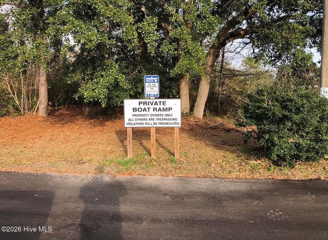 1602 Pelican Place SW, Shallotte, NC 28470