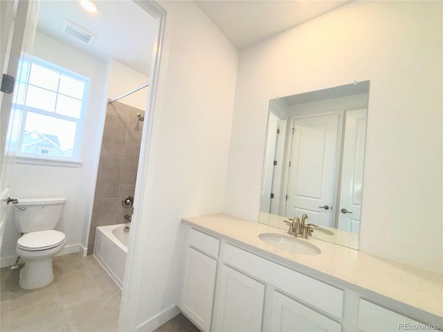 24674 E Kettle Court, Aurora, CO 80016