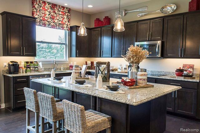 51550 Burgeon Drive, Macomb, MI 48042