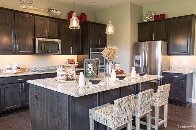 51550 Burgeon Drive, Macomb, MI 48042