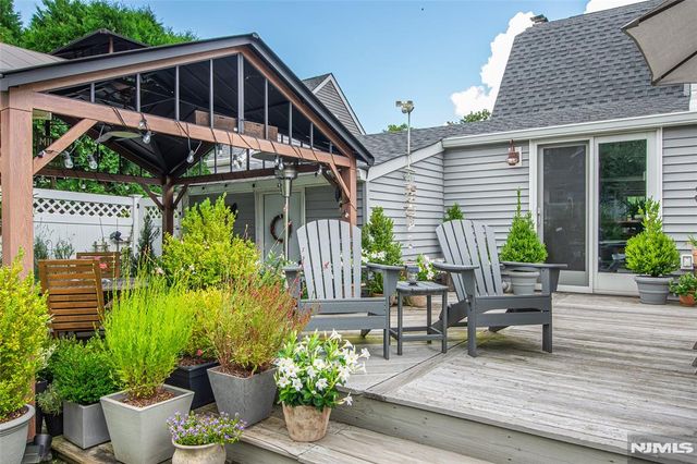 49 Meadow Lane, Bloomfield, NJ 07003