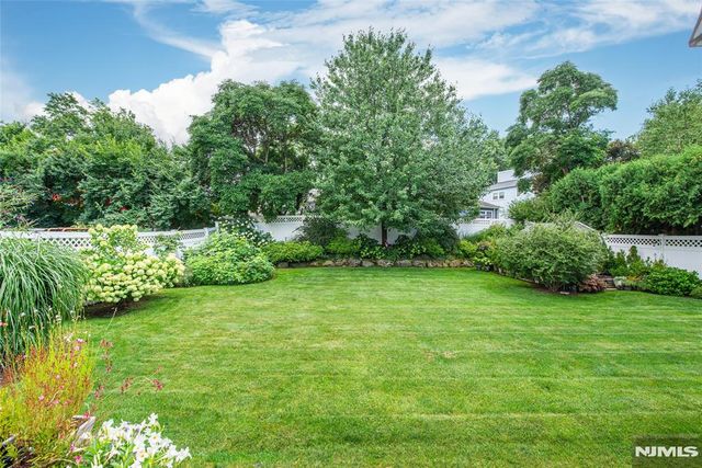 49 Meadow Lane, Bloomfield, NJ 07003