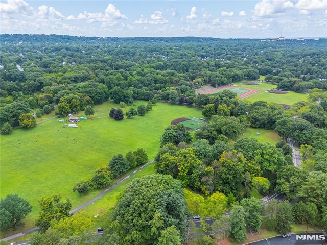 49 Meadow Lane, Bloomfield, NJ 07003