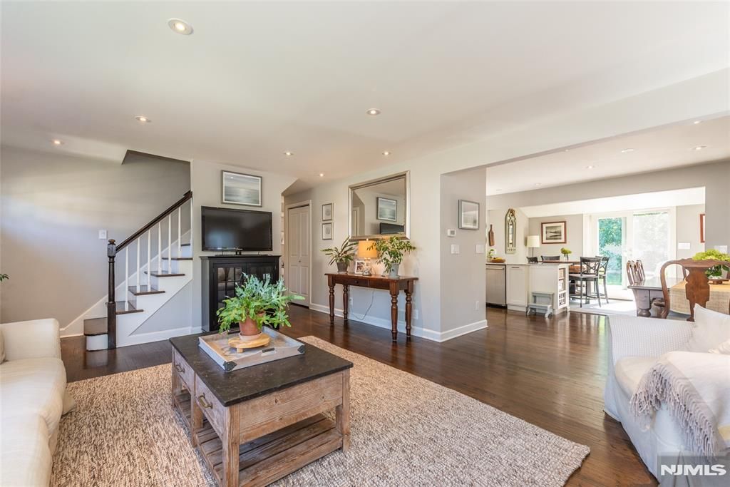 49 Meadow Lane, Bloomfield, NJ 07003