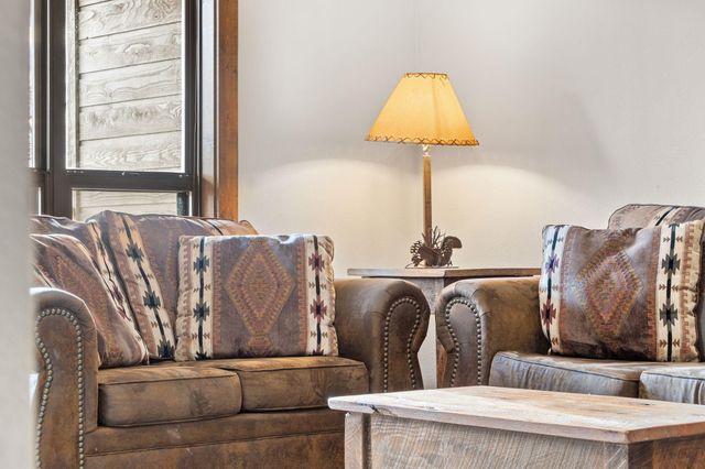 429 E Chinquapin Circle 607, Branson, MO 65616