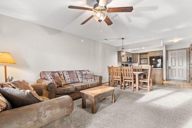 429 E Chinquapin Circle 607, Branson, MO 65616