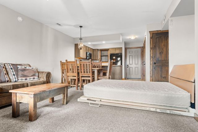 429 E Chinquapin Circle 607, Branson, MO 65616