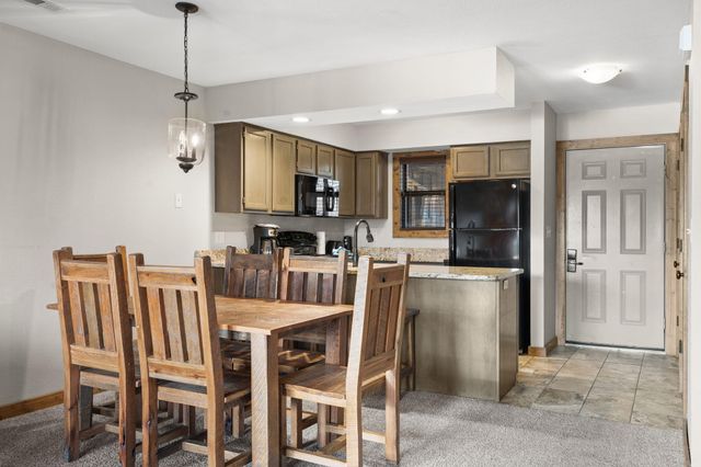 429 E Chinquapin Circle 607, Branson, MO 65616