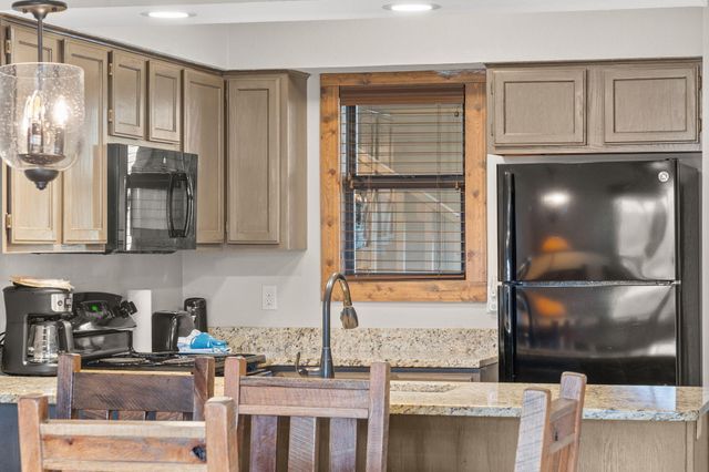 429 E Chinquapin Circle 607, Branson, MO 65616