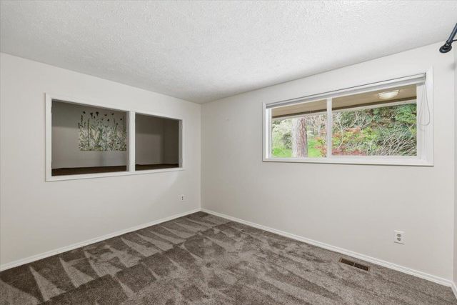 2319 E Casper Dr, Spokane, WA 99223