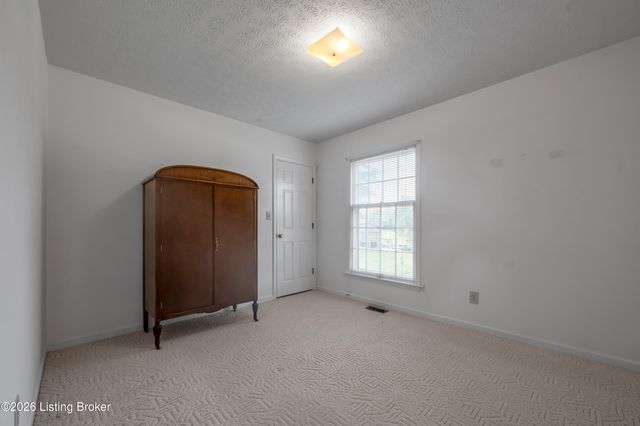124 Kimberly Dr, Frankfort, KY 40601