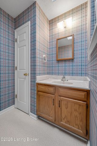 124 Kimberly Dr, Frankfort, KY 40601