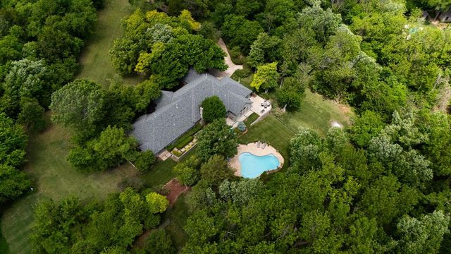 14024 S Santa Fe Avenue, Edmond, OK 73025