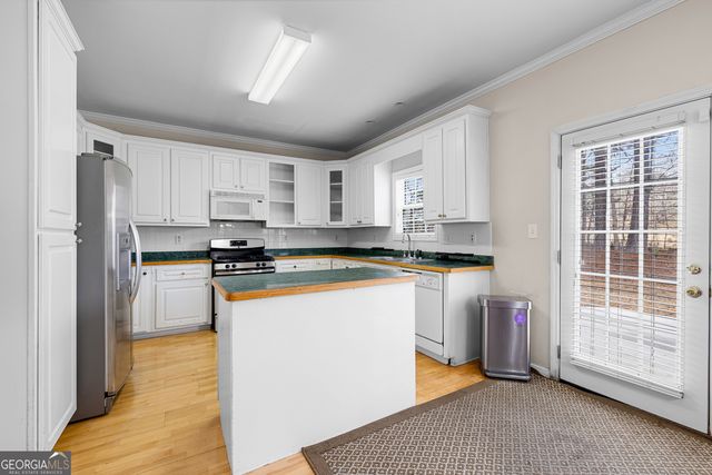 110 Kellens Court, Fayetteville, GA 30215