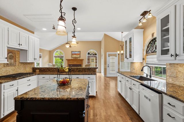 23 Saint Simons Court, Sugar Land, TX 77479