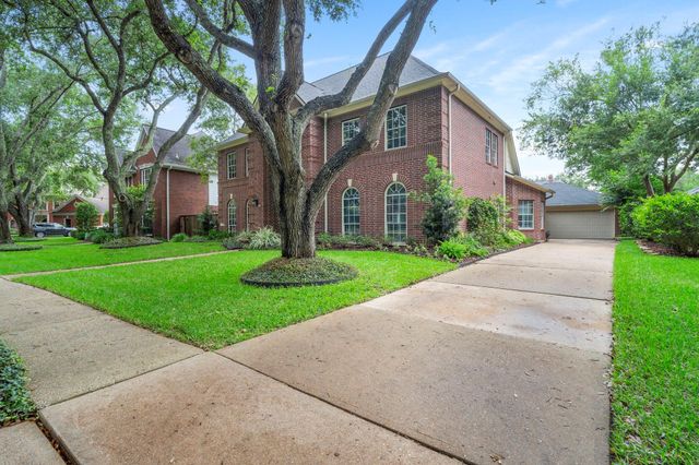 23 Saint Simons Court, Sugar Land, TX 77479