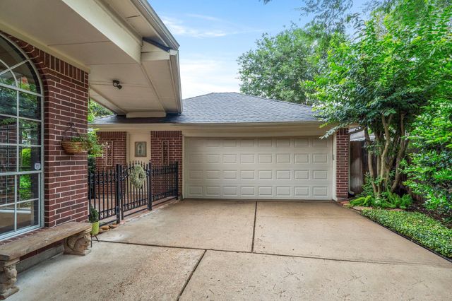 23 Saint Simons Court, Sugar Land, TX 77479