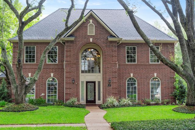23 Saint Simons Court, Sugar Land, TX 77479