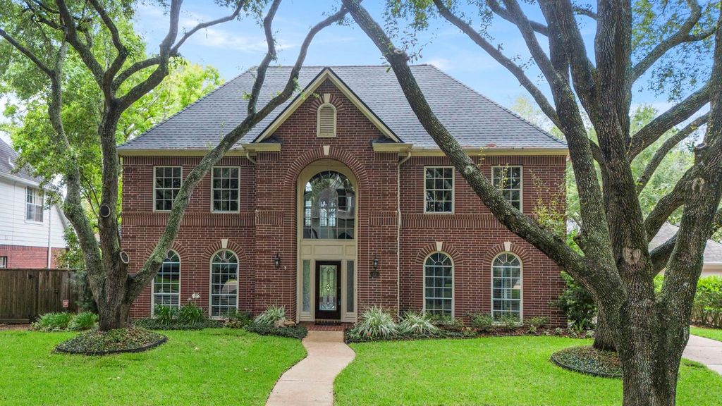 23 Saint Simons Court, Sugar Land, TX 77479