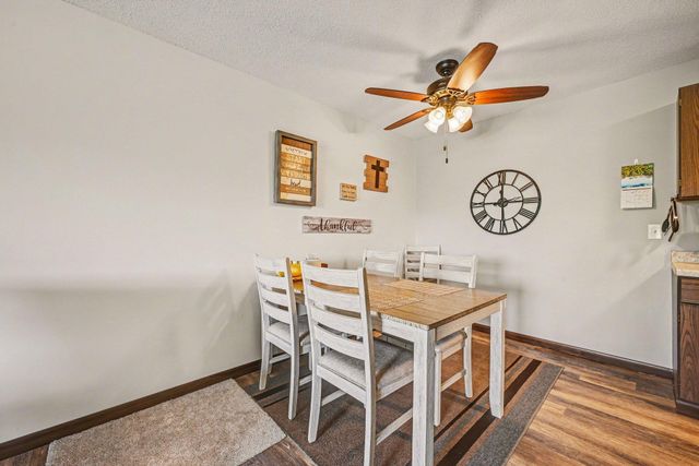 1304 W Medicine Lake Drive 221, Plymouth, MN 55441