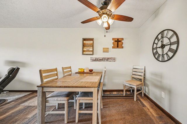1304 W Medicine Lake Drive 221, Plymouth, MN 55441