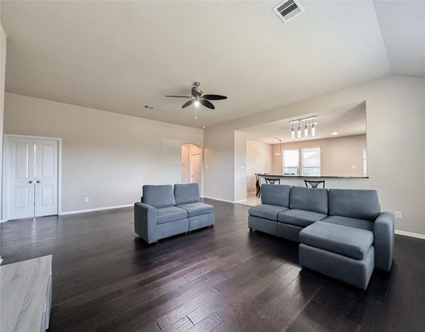 332 Country Crossing Circle, Magnolia, TX 77354