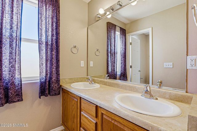 2861 Meriwether Street, Las Cruces, NM 88007