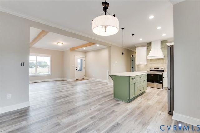 87 Crittenden Rd, Deltaville, VA 23043