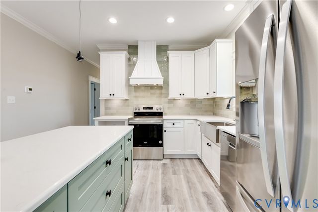 87 Crittenden Rd, Deltaville, VA 23043