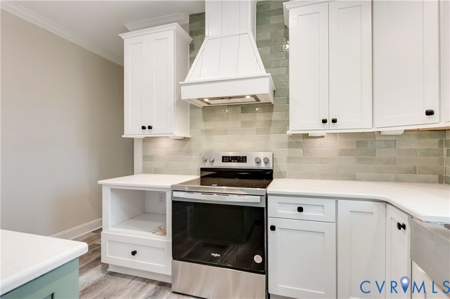 87 Crittenden Rd, Deltaville, VA 23043