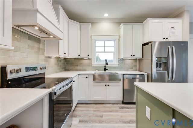 87 Crittenden Rd, Deltaville, VA 23043