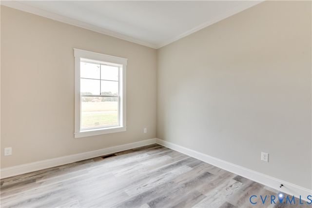 87 Crittenden Rd, Deltaville, VA 23043