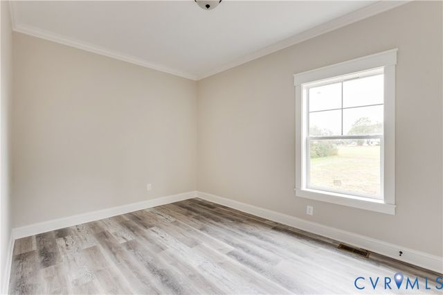 87 Crittenden Rd, Deltaville, VA 23043