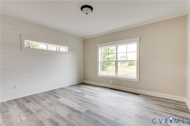 87 Crittenden Rd, Deltaville, VA 23043