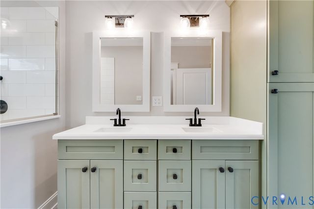 87 Crittenden Rd, Deltaville, VA 23043