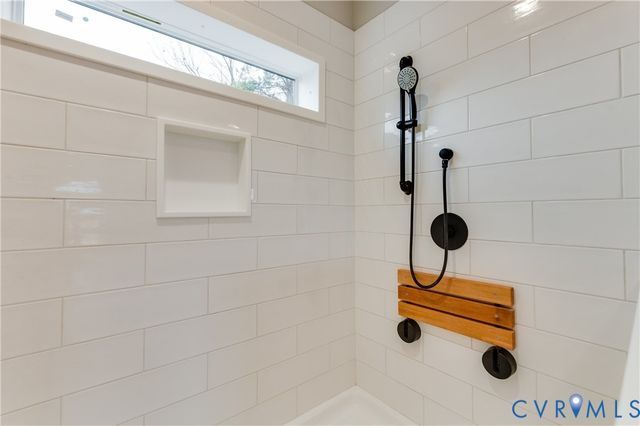 87 Crittenden Rd, Deltaville, VA 23043