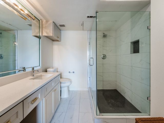 14800 Enterprise Drive 18D, Farmers Branch, TX 75234