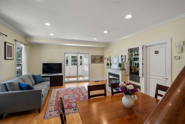 5 Spring Street A, Medfield, MA 02052