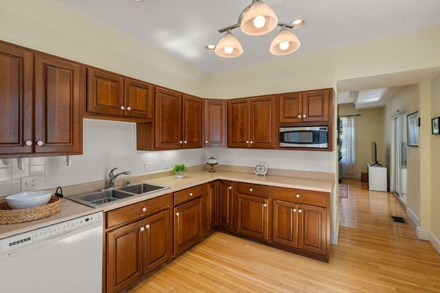 5 Spring Street A, Medfield, MA 02052