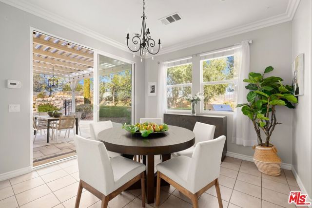 886 Hemlock Ridge Court, Simi Valley, CA 93065